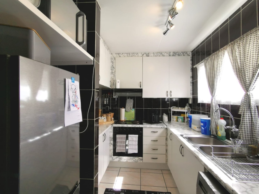 2 Bedroom Property for Sale in Winchester Hills Gauteng