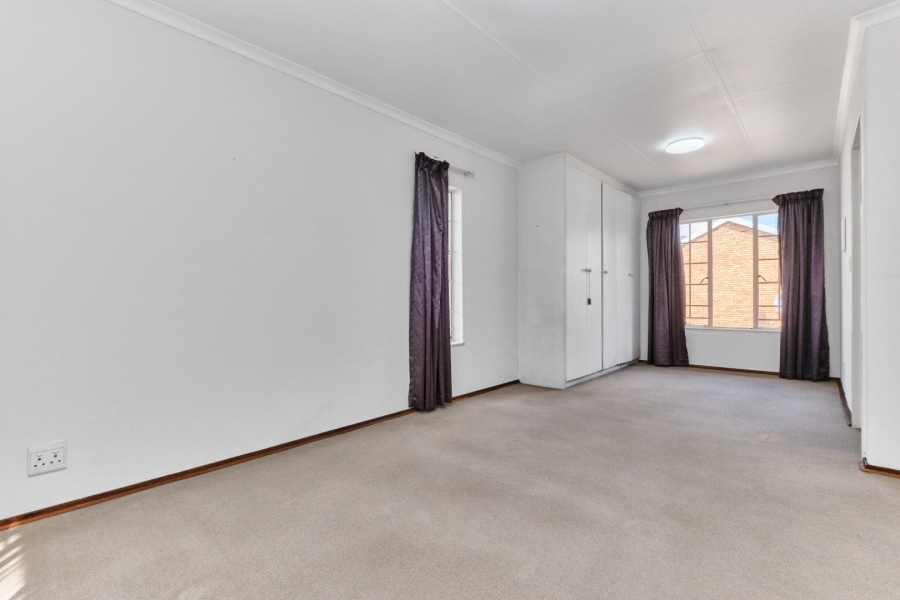 2 Bedroom Property for Sale in Sundowner Gauteng