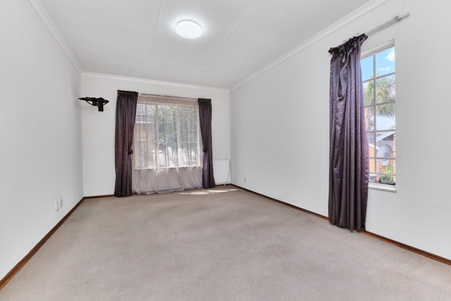 2 Bedroom Property for Sale in Sundowner Gauteng