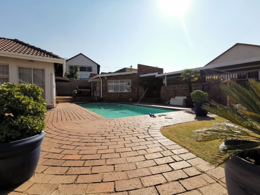 4 Bedroom Property for Sale in Alan Manor Gauteng