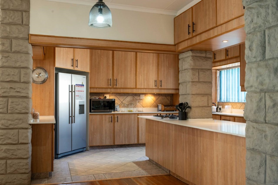 5 Bedroom Property for Sale in Selection Park Gauteng