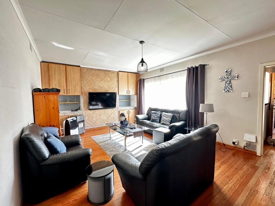 5 Bedroom Property for Sale in Selection Park Gauteng
