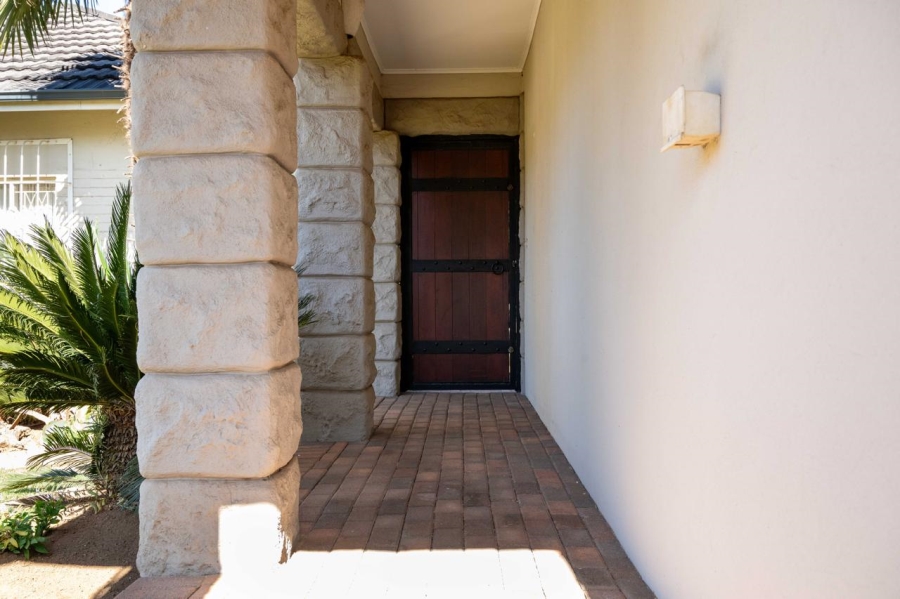 5 Bedroom Property for Sale in Selection Park Gauteng