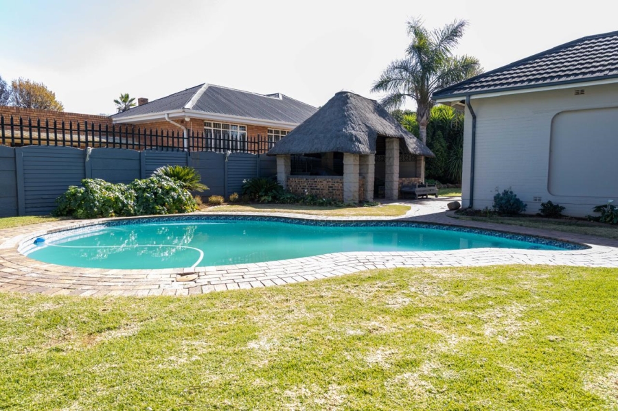 5 Bedroom Property for Sale in Selection Park Gauteng