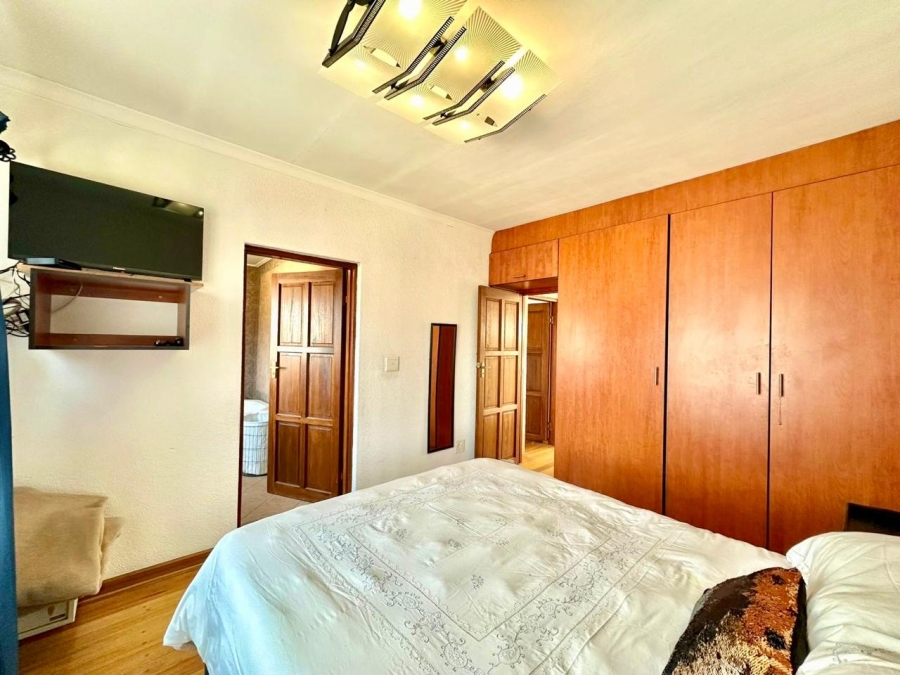5 Bedroom Property for Sale in Selection Park Gauteng