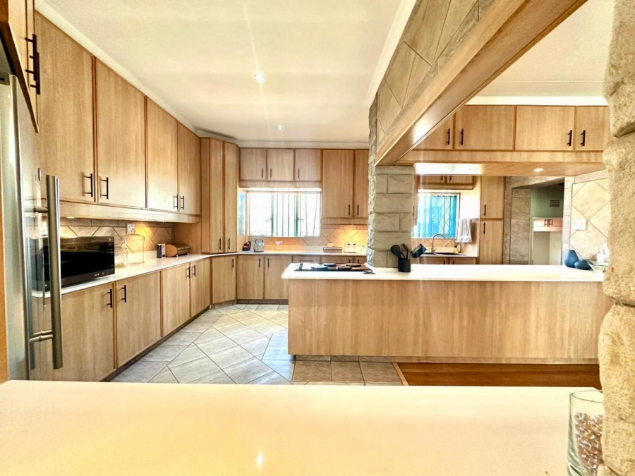 5 Bedroom Property for Sale in Selection Park Gauteng
