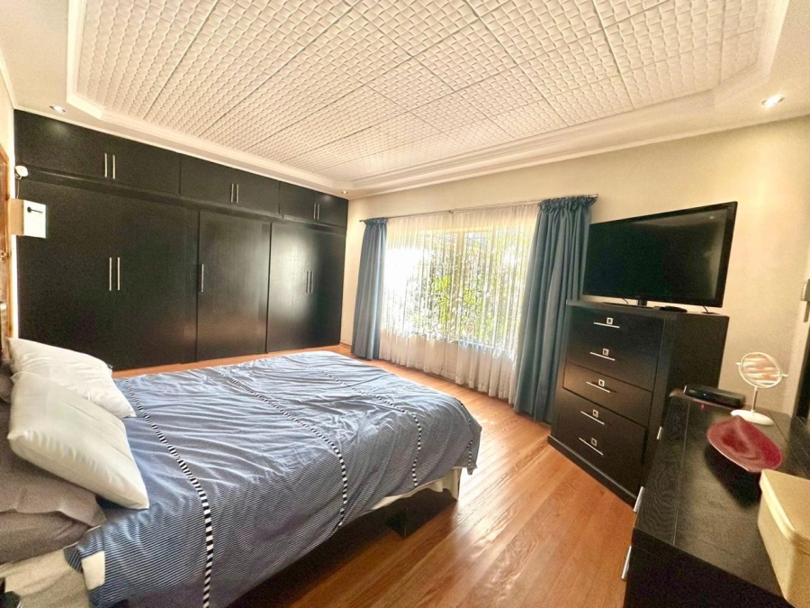 5 Bedroom Property for Sale in Selection Park Gauteng