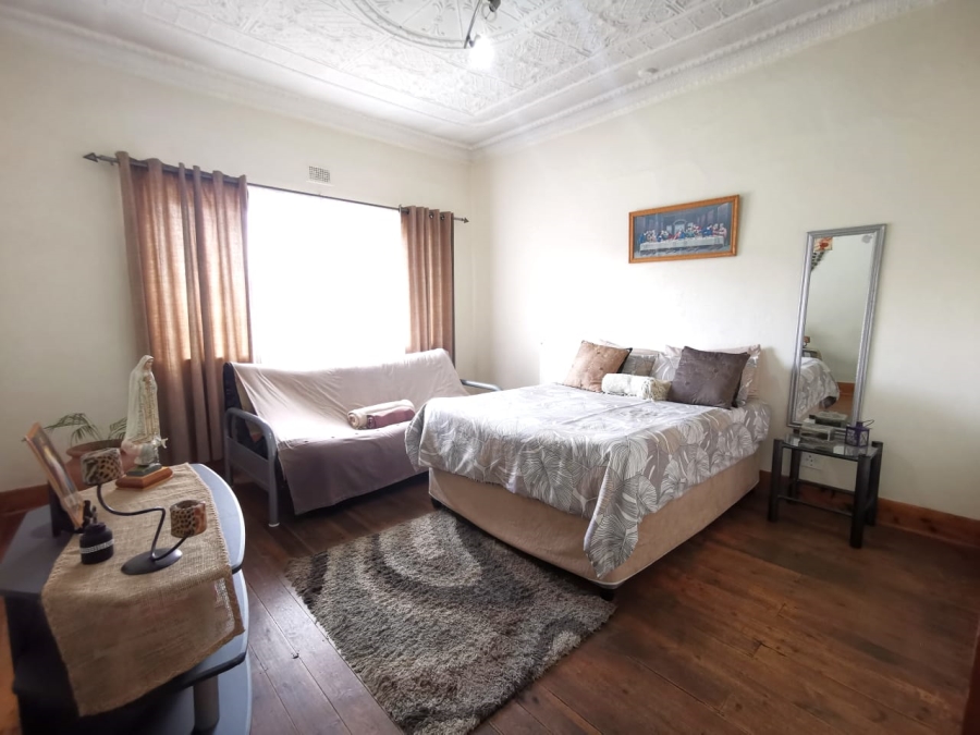 6 Bedroom Property for Sale in The Hill Gauteng