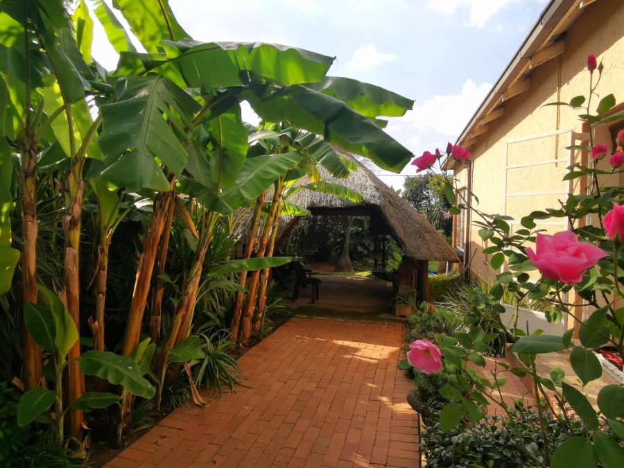 6 Bedroom Property for Sale in The Hill Gauteng