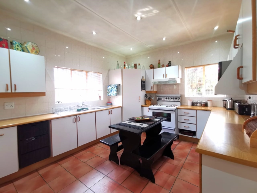 6 Bedroom Property for Sale in The Hill Gauteng