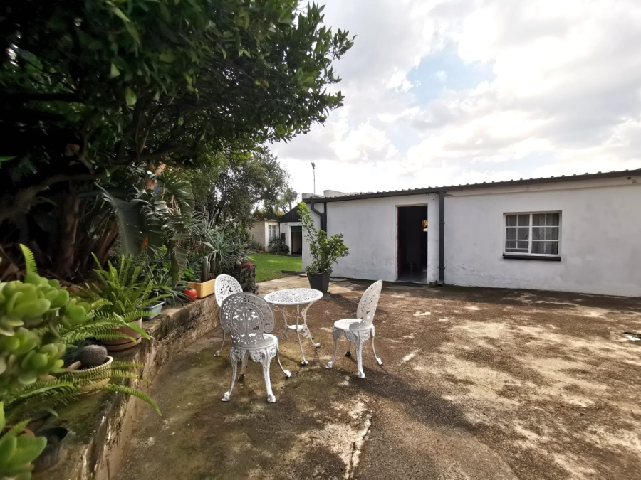 6 Bedroom Property for Sale in The Hill Gauteng