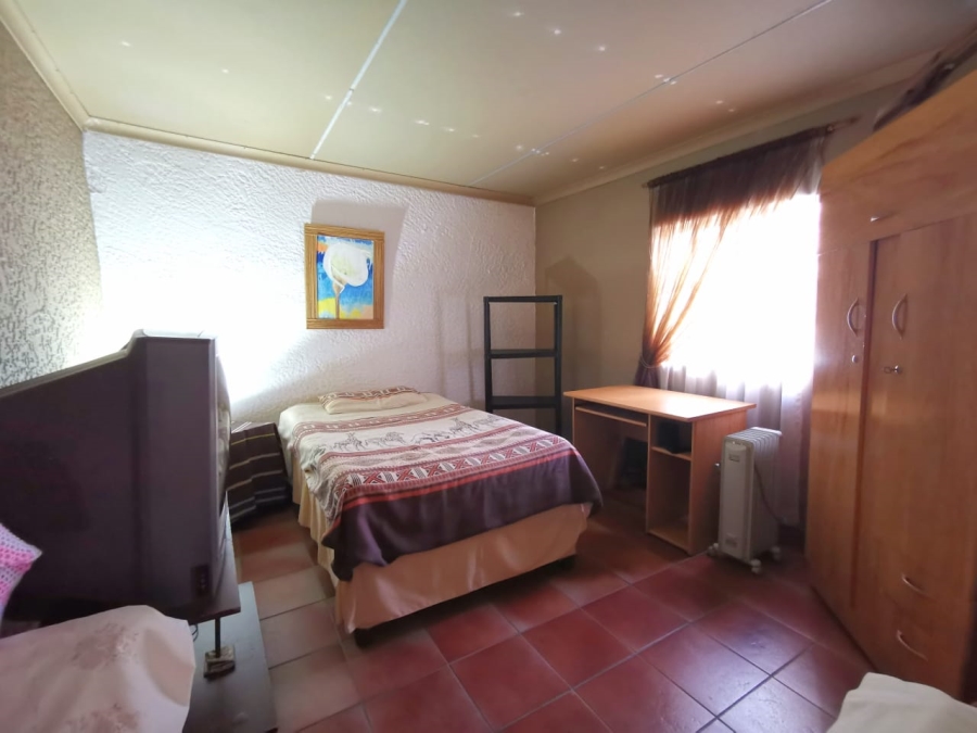 6 Bedroom Property for Sale in The Hill Gauteng