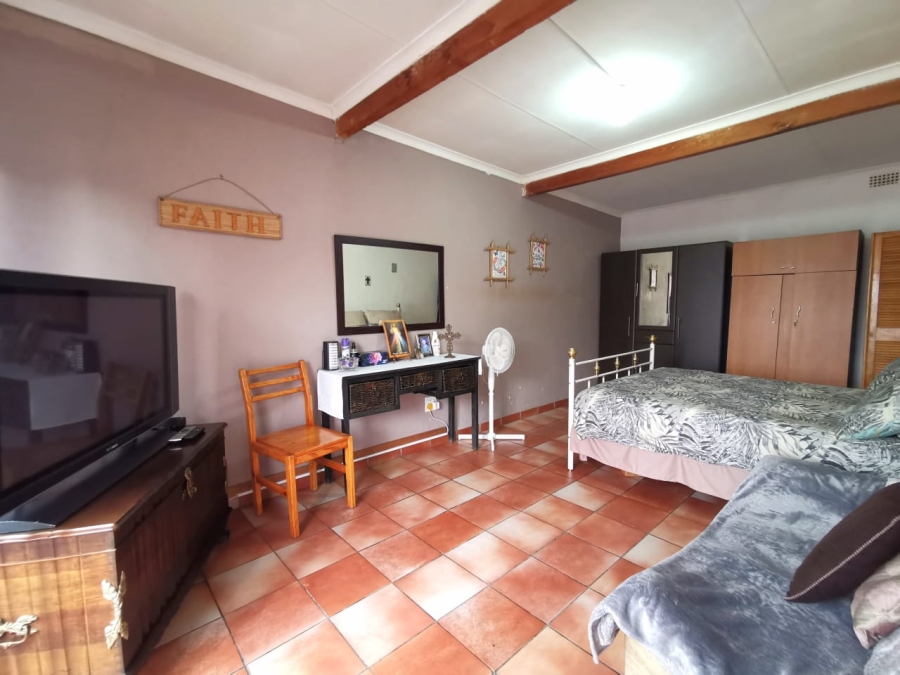 6 Bedroom Property for Sale in The Hill Gauteng