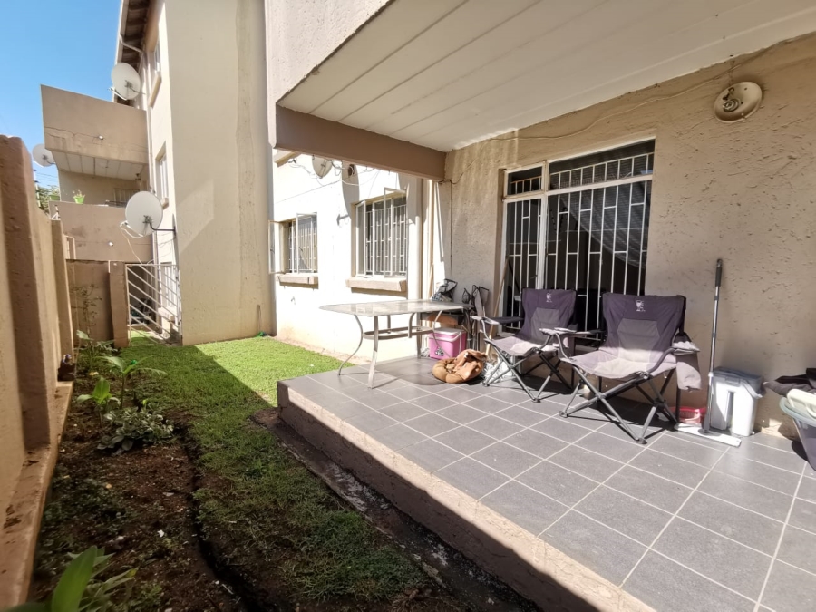 3 Bedroom Property for Sale in Linmeyer Gauteng