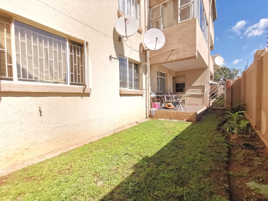 3 Bedroom Property for Sale in Linmeyer Gauteng