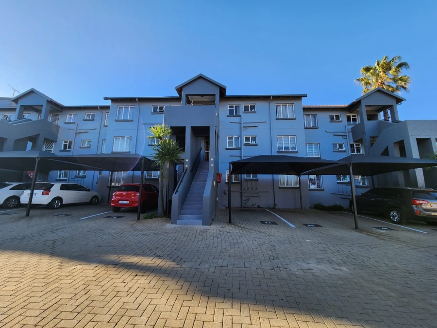 3 Bedroom Property for Sale in Linmeyer Gauteng