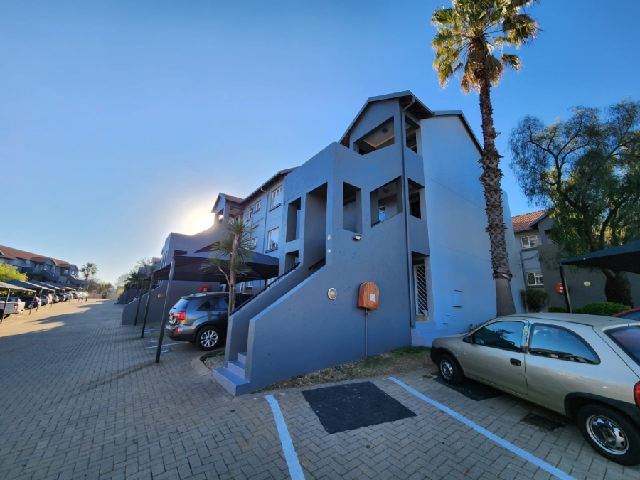 3 Bedroom Property for Sale in Linmeyer Gauteng