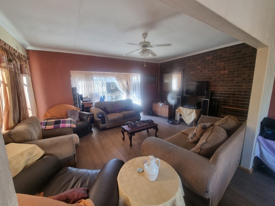 4 Bedroom Property for Sale in Falcon Ridge Gauteng