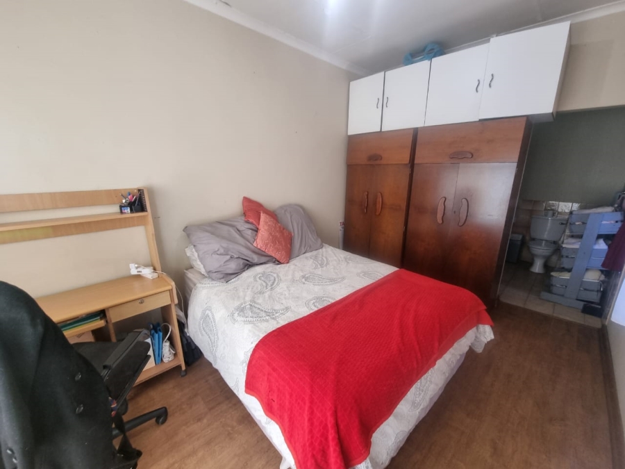4 Bedroom Property for Sale in Falcon Ridge Gauteng
