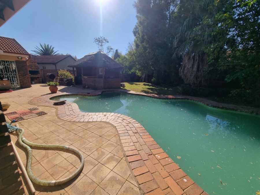 4 Bedroom Property for Sale in Falcon Ridge Gauteng