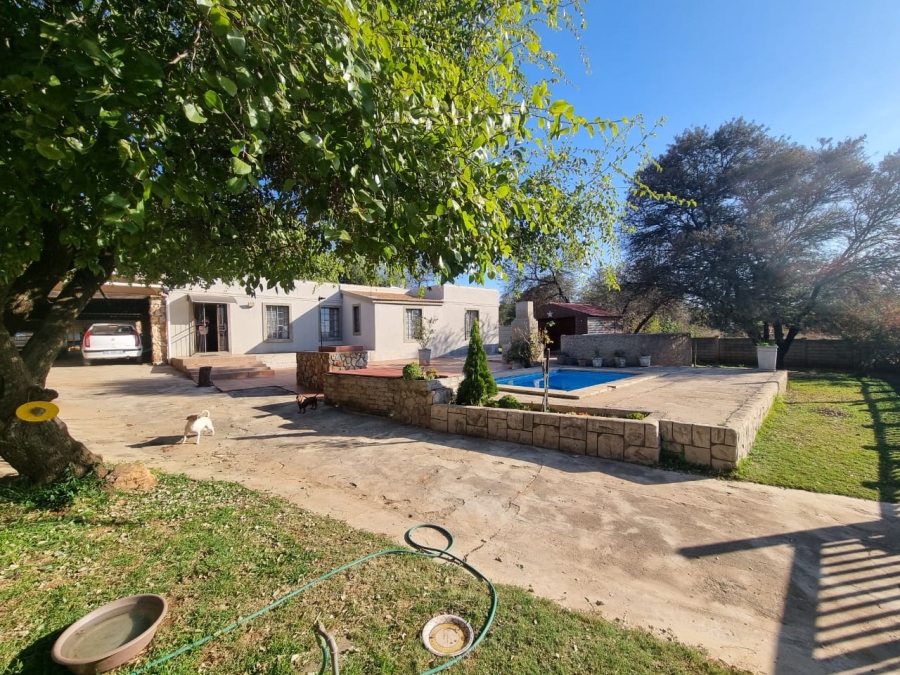 3 Bedroom Property for Sale in Vaaloewer Gauteng