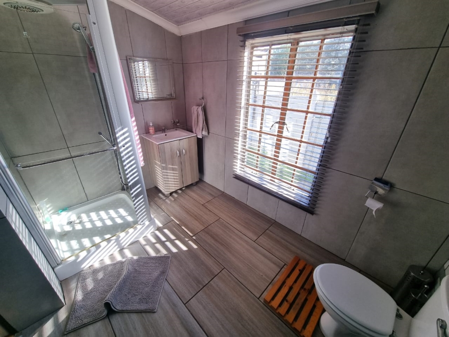 3 Bedroom Property for Sale in Vaaloewer Gauteng
