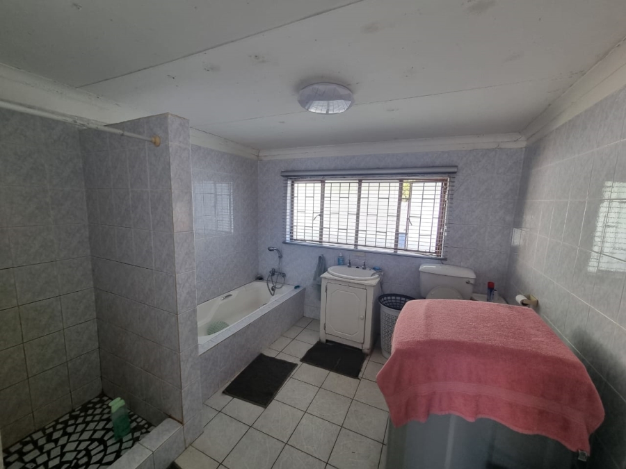 3 Bedroom Property for Sale in Vaaloewer Gauteng