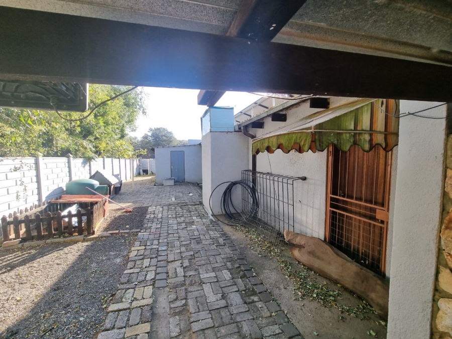 3 Bedroom Property for Sale in Vaaloewer Gauteng