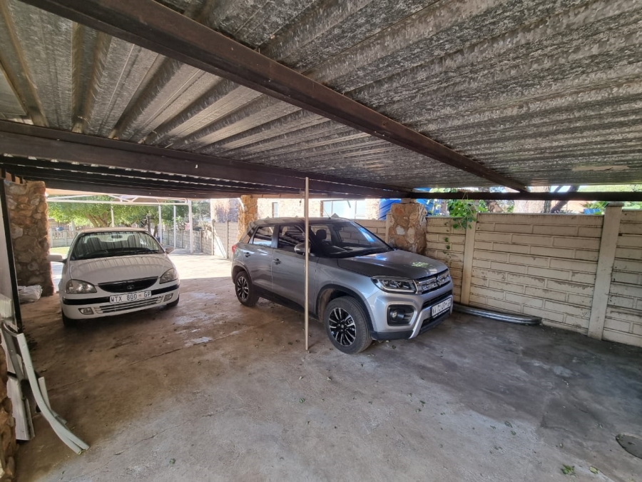 3 Bedroom Property for Sale in Vaaloewer Gauteng
