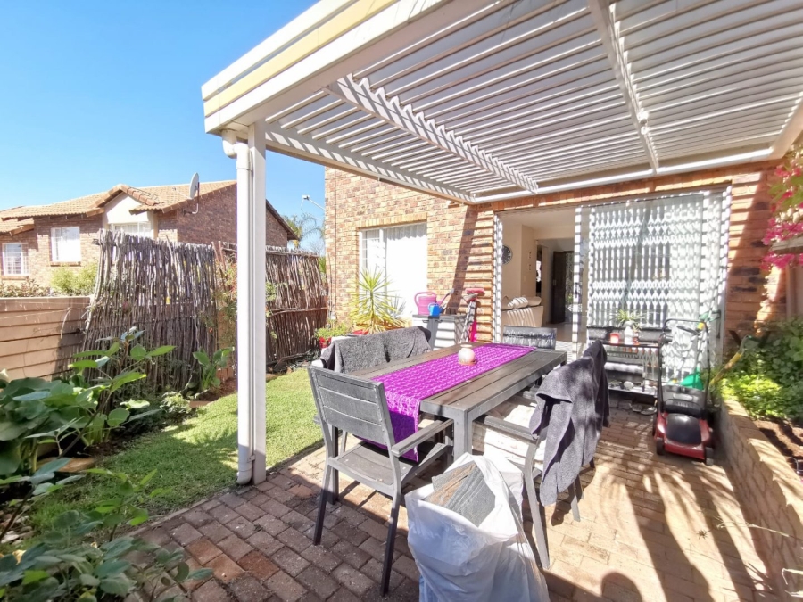 3 Bedroom Property for Sale in Glenvista Gauteng