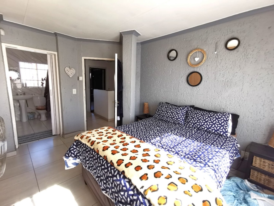 3 Bedroom Property for Sale in Glenvista Gauteng