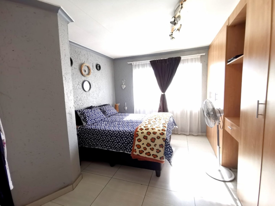 3 Bedroom Property for Sale in Glenvista Gauteng
