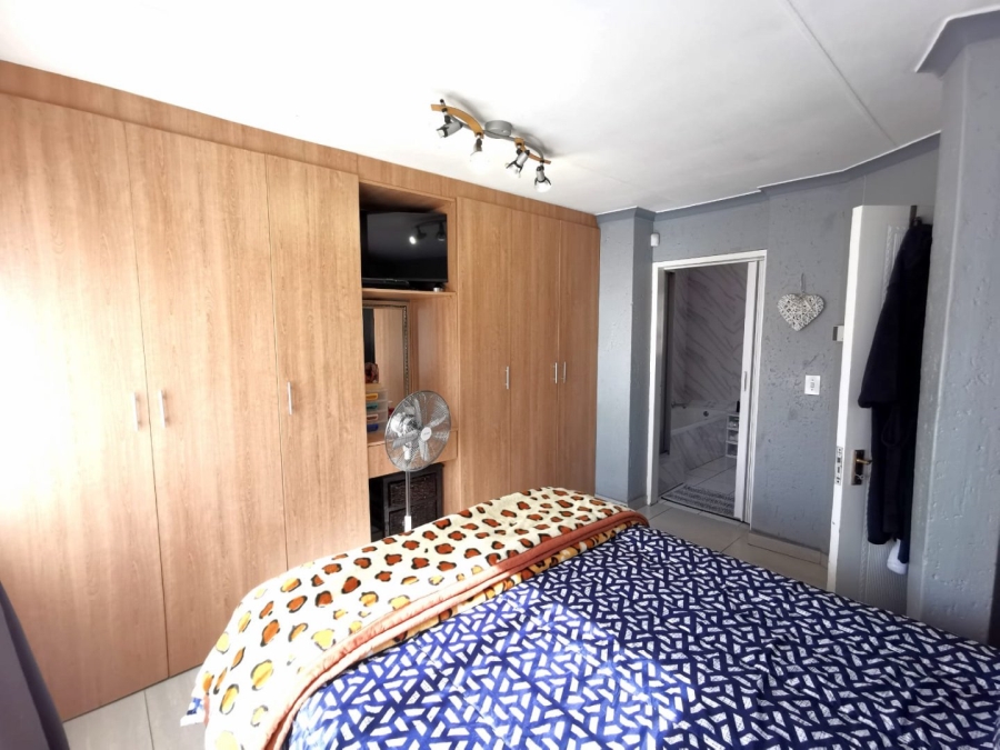 3 Bedroom Property for Sale in Glenvista Gauteng