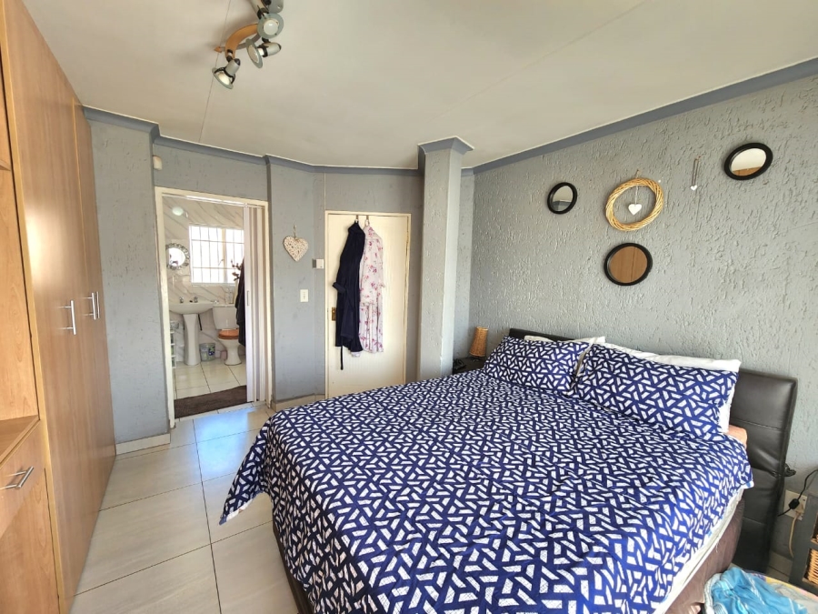 3 Bedroom Property for Sale in Glenvista Gauteng