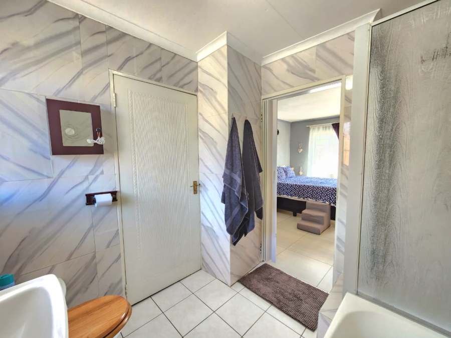 3 Bedroom Property for Sale in Glenvista Gauteng