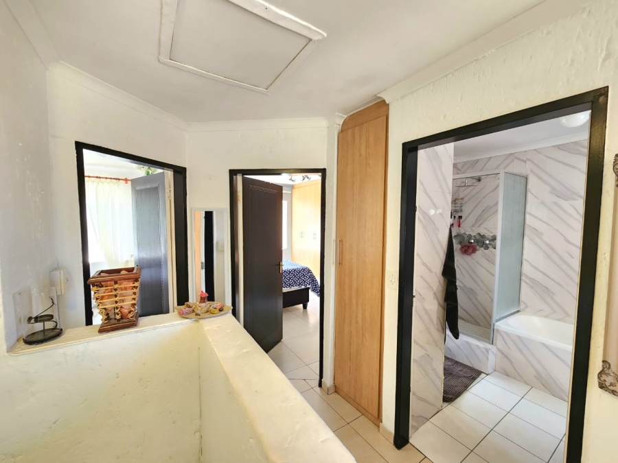 3 Bedroom Property for Sale in Glenvista Gauteng