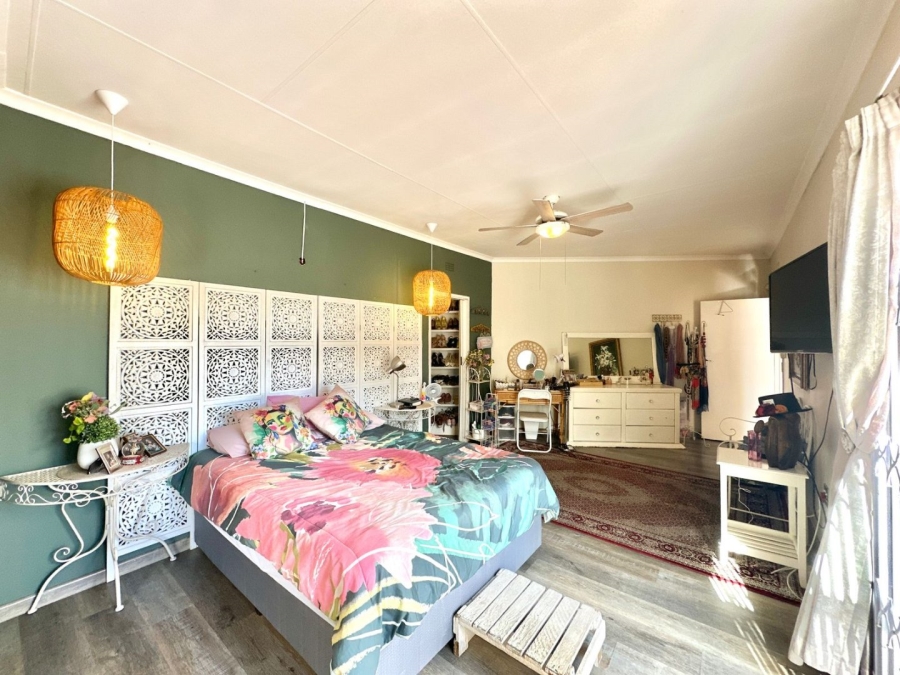 4 Bedroom Property for Sale in Verwoerdpark Gauteng