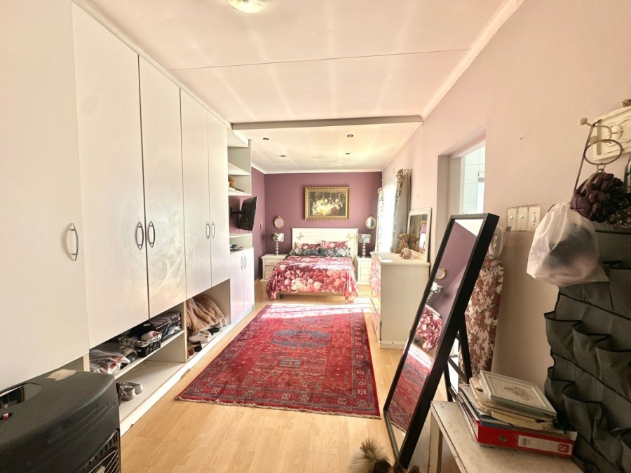 4 Bedroom Property for Sale in Verwoerdpark Gauteng