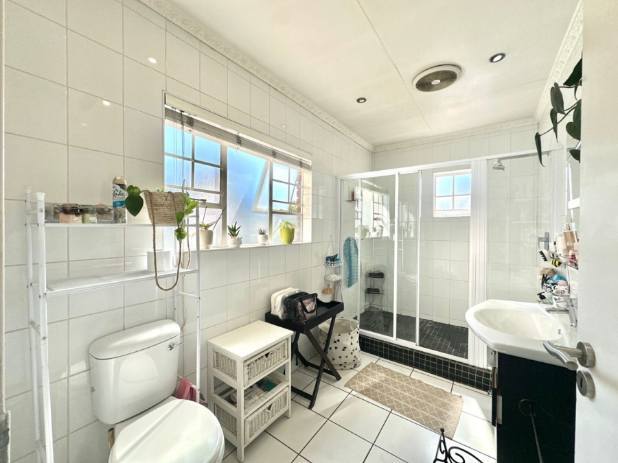 4 Bedroom Property for Sale in Verwoerdpark Gauteng