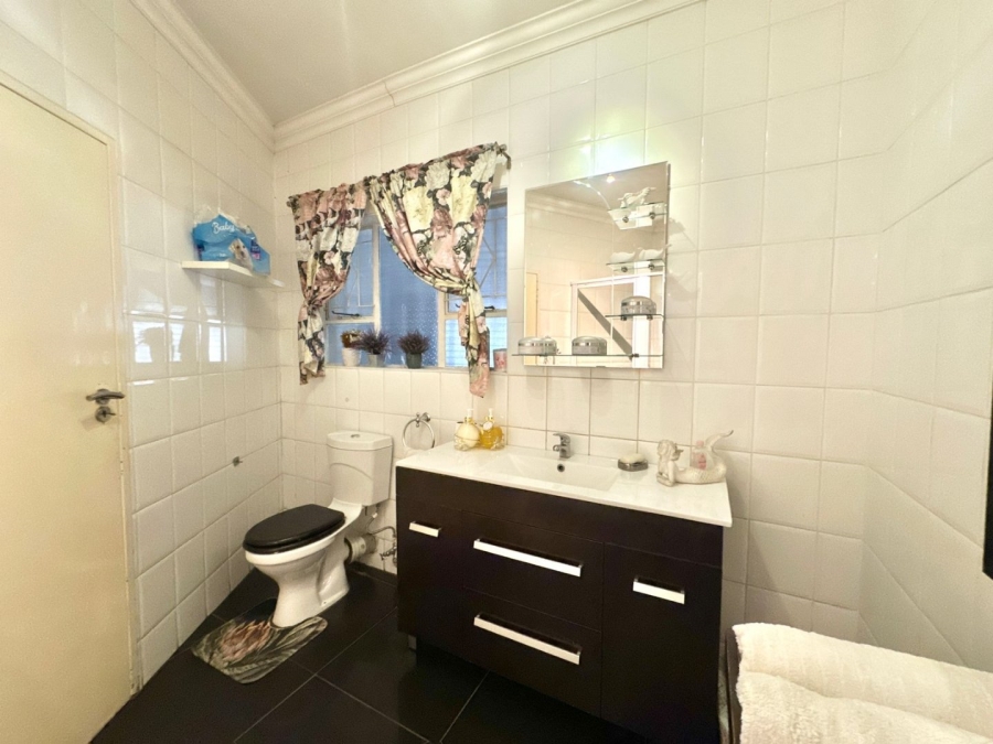 4 Bedroom Property for Sale in Verwoerdpark Gauteng