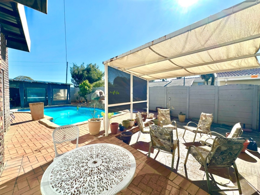 4 Bedroom Property for Sale in Verwoerdpark Gauteng