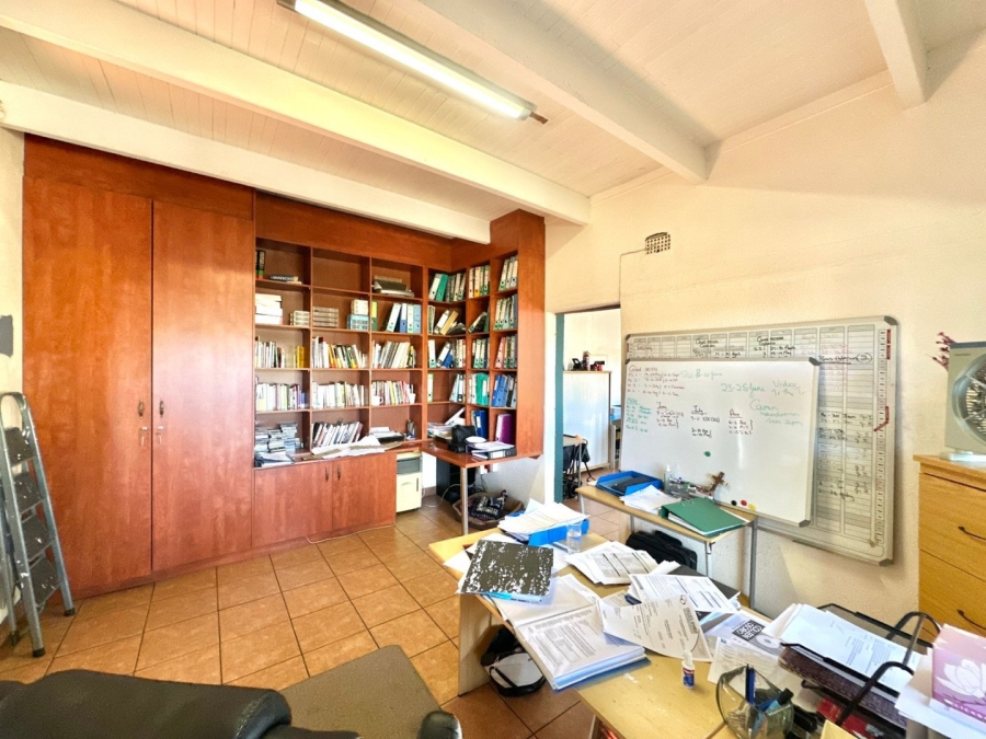 4 Bedroom Property for Sale in Verwoerdpark Gauteng