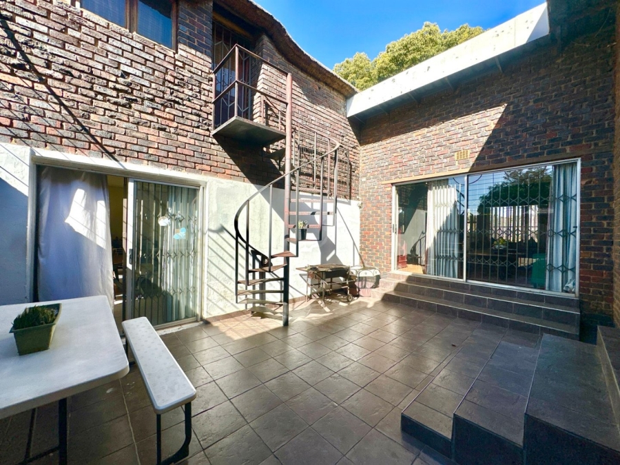 4 Bedroom Property for Sale in Verwoerdpark Gauteng