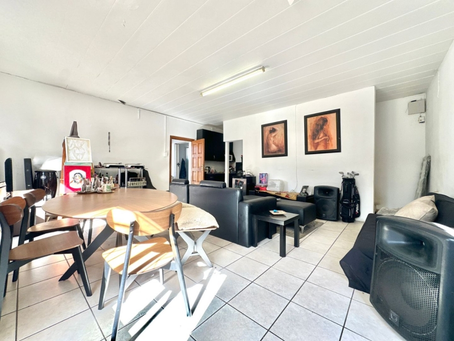 4 Bedroom Property for Sale in Verwoerdpark Gauteng