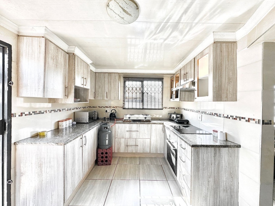 3 Bedroom Property for Sale in Othandweni Gauteng
