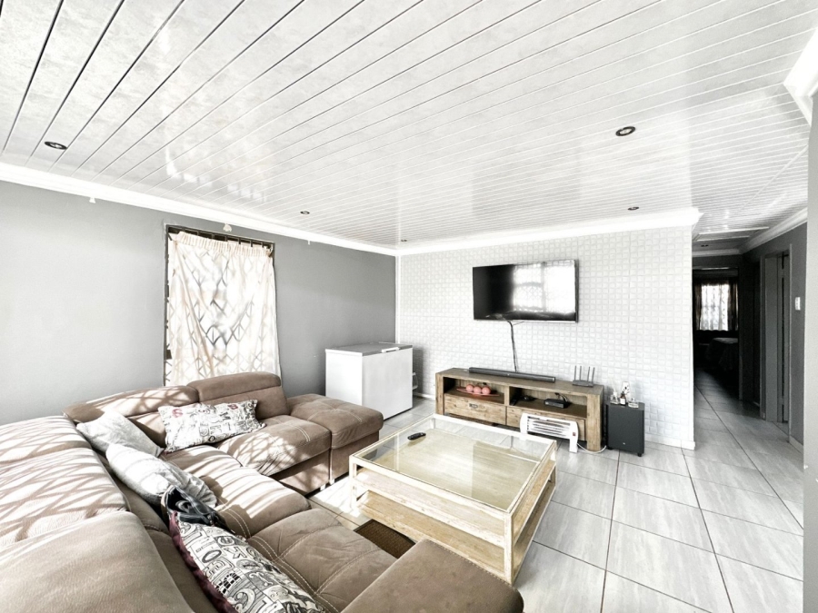 3 Bedroom Property for Sale in Othandweni Gauteng
