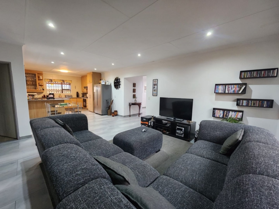 3 Bedroom Property for Sale in New Redruth Gauteng