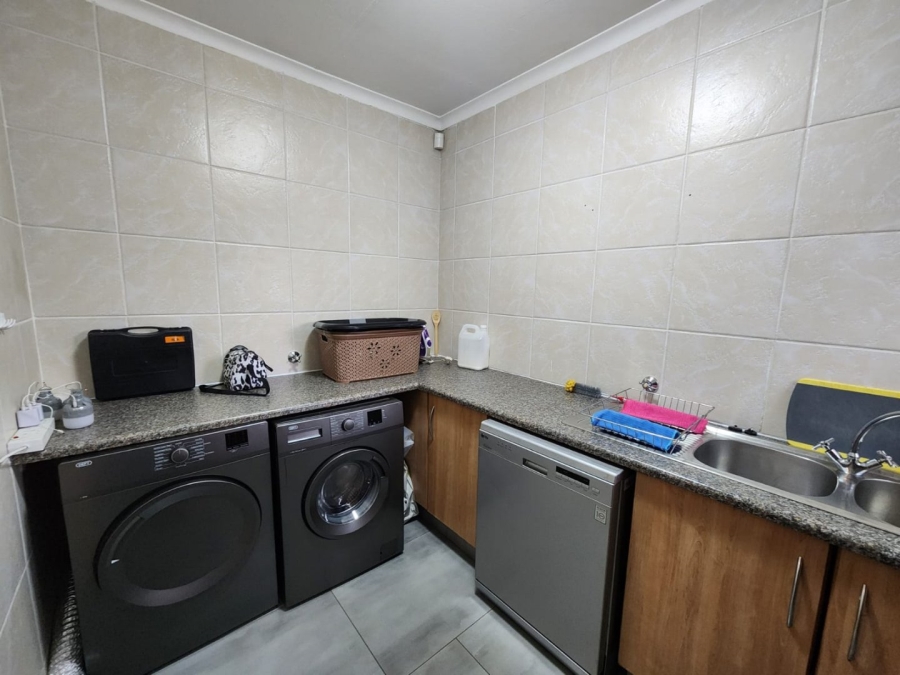 3 Bedroom Property for Sale in New Redruth Gauteng