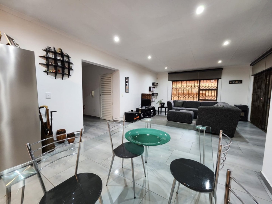 3 Bedroom Property for Sale in New Redruth Gauteng