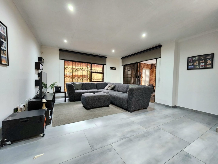 3 Bedroom Property for Sale in New Redruth Gauteng